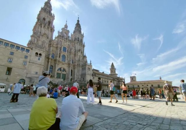 Muere una mujer en Santiago de Compostela al ser atropellada por el tren turístico de la ciudad