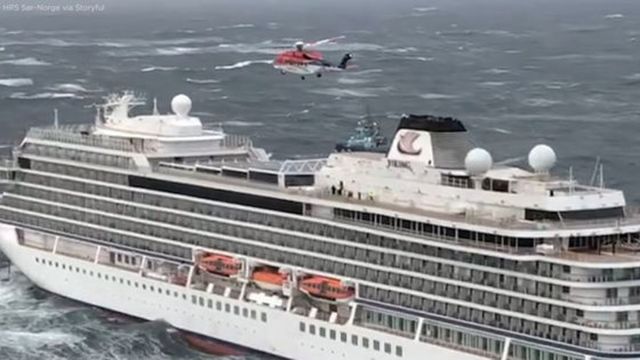 Sute de oameni, evacuați de pe o navă de croazieră în largul coastei Norvegiei