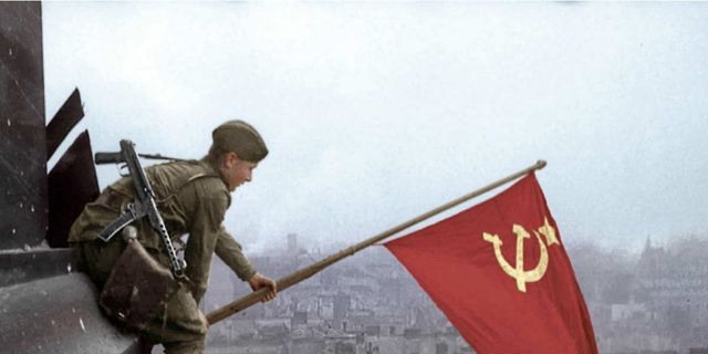 Посольство России обвинило США в переписывании истории Второй мировой