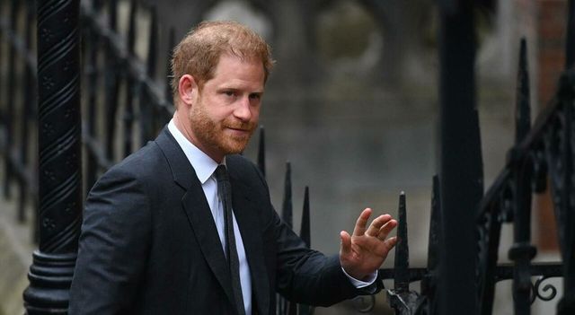 L’anniversario della morte della regina Elisabetta. Harry a Londra, Carlo e William lo evitano