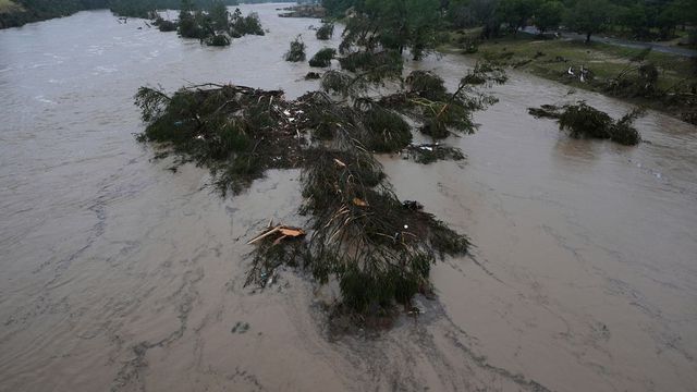 Al menos 24 muertos y 23 niñas scout desaparecidas en unas devastadoras inundaciones en Texas