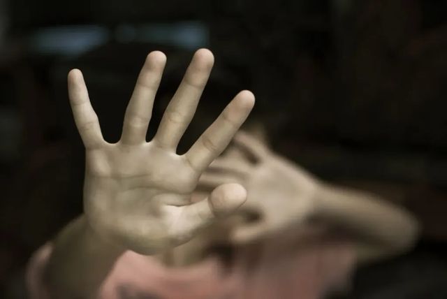 Profesor de la o școală din județul Galați, cercetat după ce a pălmuit un copil