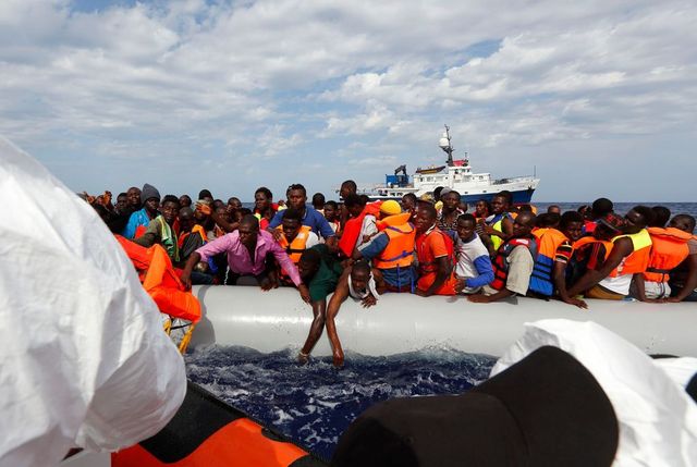 ​Migranti, sbarchi continuano: oltre 600 persone a Lampedusa in 24 ore