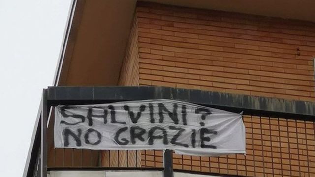 Striscioni anti Salvini, Pm Bari non convalida sequestro e chiede archiviazione
