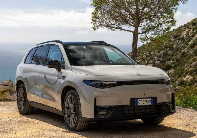El LeapMotor B10 llega a España: diseño, tecnología y precio imbatible desde 20.000 euros