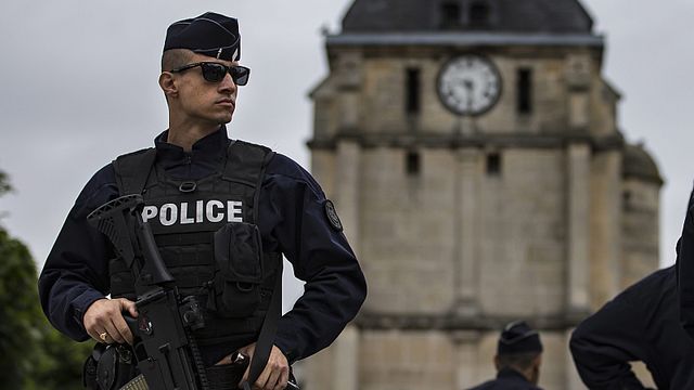 Един човек е убит и шестима са ранени при стрелба в Париж