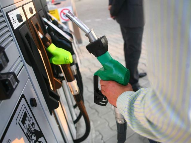 Carburanții sunt mai scumpi în benzinăriile de pe Autostrada Soarelui. Un plin costă cu peste 10 lei în plus