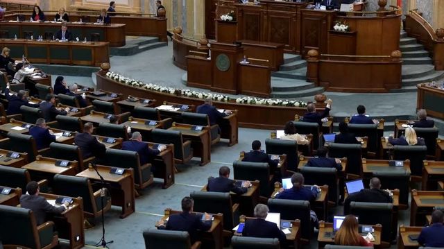 Senatul a respins, astăzi, două proiecte UDMR, aflate de 16 ani în Parlament