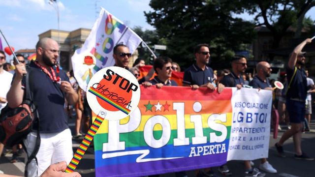 Il pride dice no ai poliziotti gay: “Noi siamo contro il sistema”