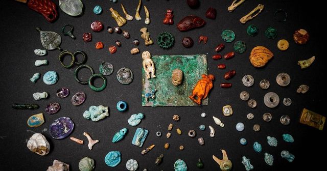 Pompei, scoperti decine di amuleti contro la malasorte
