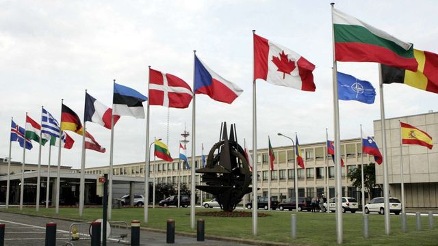 Rusia suspendă misiunea sa la NATO și pe cea a Alianței la Moscova