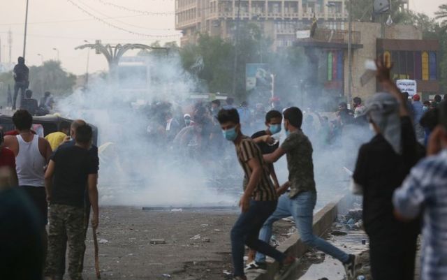 Cel puțin 22 de răniți în Bagdad, poliția folosind gazele lacrimogene împotriva protestatarilor