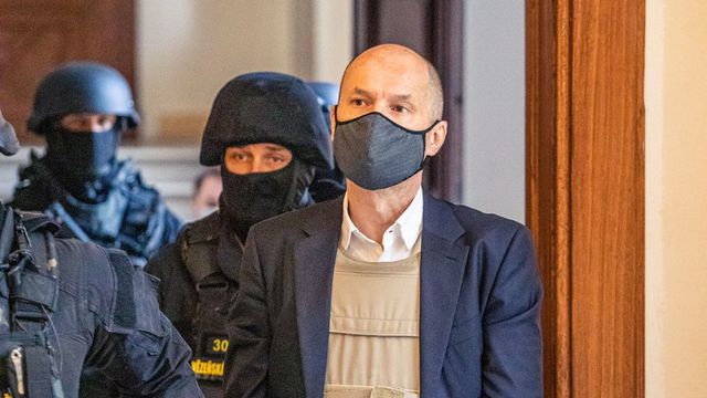 Švachula v kauzy Stoka zůstává ve vazbě. Vrchní soud zrušil rozhodnutí o propuštění