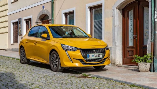 Un Peugeot galben, folosit la furtul artefactelor românești de la Muzeul Drents