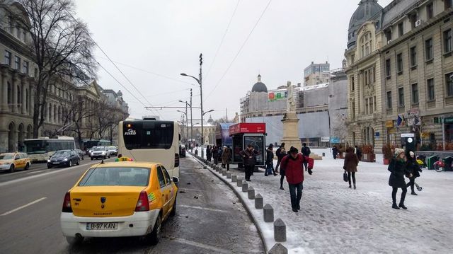 Vreme anormală în București. Meteorologii anunță depuneri de polei în weekend, iar de luni sunt așteptate temperaturi de 9 grade Celsius