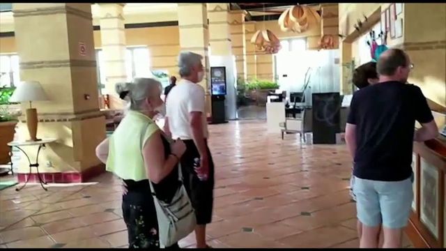 Българи са сред блокираните гости на хотел в Тенерифе заради коронавирус