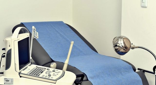 'Abusi seriali su ragazze', arrestato un falso ginecologo