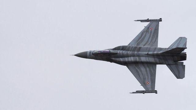 Polonia despliega cazas y cierra parte de su espacio aéreo ante los últimos ataques de Rusia