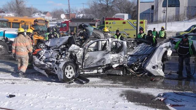 Carambol cu 200 de mașini în Canada: Doi morți și zeci de răniți
