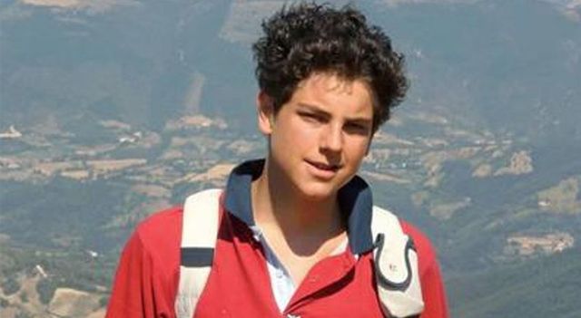 Carlo Acutis, i due miracoli riconosciuti: la malformazione scomparsa del piccolo Matheus e la guarigione della studentessa