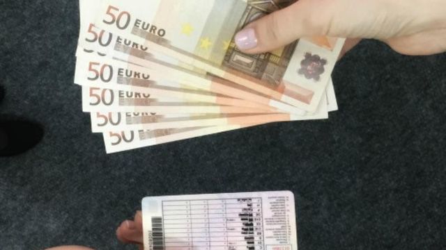 400 de euro pentru un permis de conducere. Acum riscă până la 6 ani de închisoare
