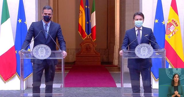 Giuseppe Conte con il premier spagnolo Sanchez: la conferenza stampa in diretta tv