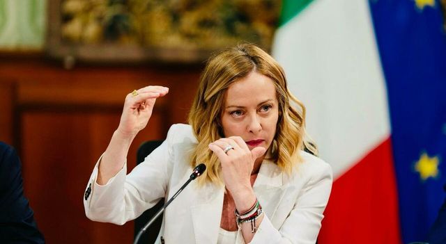 Giorgia Meloni e Papa Leone XIV discutono i negoziati di pace in Vaticano per l’Ucraina