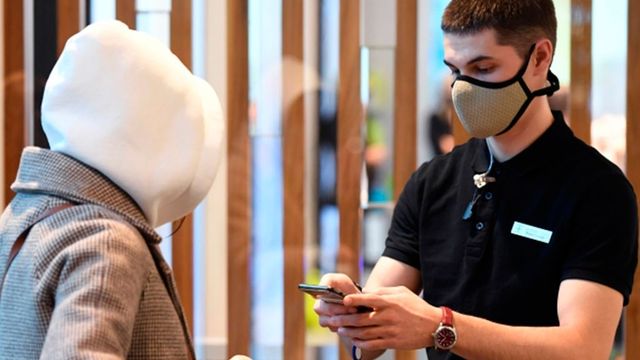 Минпромторг опроверг рассылку рекомендаций по QR-кодам для посетителей ТЦ и кафе
