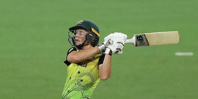 Australian captain Meg Lanning leads online batting class for Ireland women’s cricket team
