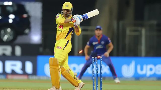 Dhoni is Not Leading From the front if He’s Batting at 7: Gambhir