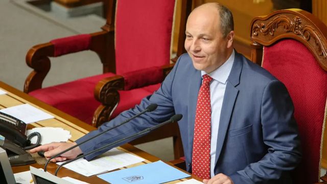 Fostul președinte al parlamentului Ucrainei a fost ucis la Liov. Făptașul era îmbrăcat ca un curier
