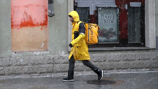 Пользователи пожаловались на сбои в работе «Яндекс.Еды» и Delivery Club