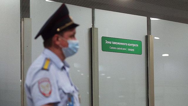 Мишустин разрешил иностранцам безвизовый въезд для кратких командировок