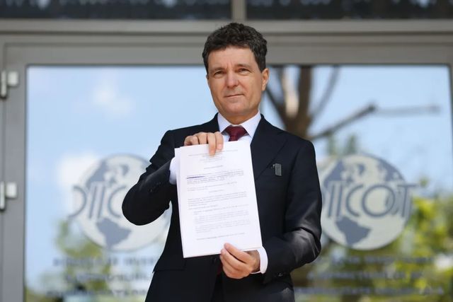 Cum arată plângerea penală depusă de Nicușor Dan împotriva Elenei Lasconi, pentru trei infracțiuni