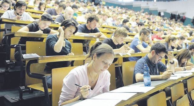 Chimica, fisica, biologia obbligatorie per semestre Medicina
