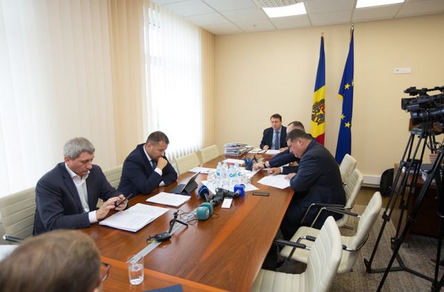 Парламенту представлены предварительные отчеты о приватизации аэропорта и «Аir Moldova»