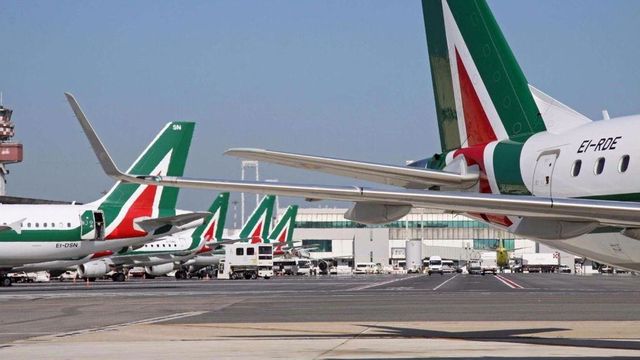 Alitalia sospende i voli su Malpensa e riduce quelli su Linate