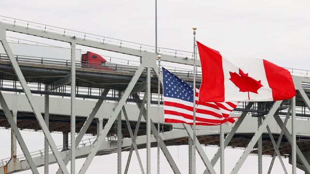 US to Close Border With Canada for Non-Essential Traffic