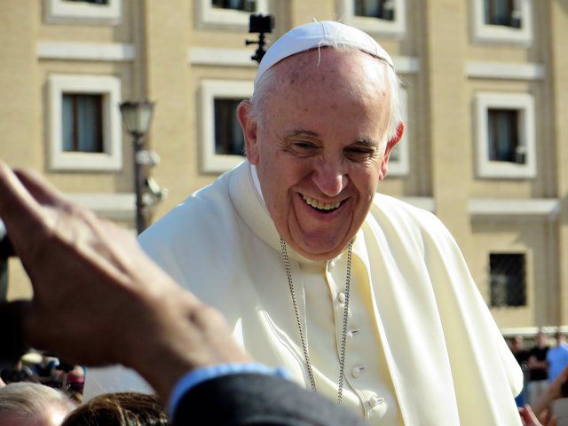 Papa Francisc a numit un nou Arhiepiscop Mitropolit de București
