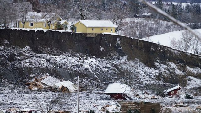 Drama din Norvegia continuă. Echipele de salvatori au găsit un om decedat după alunecarea de teren și au publicat lista dispăruților