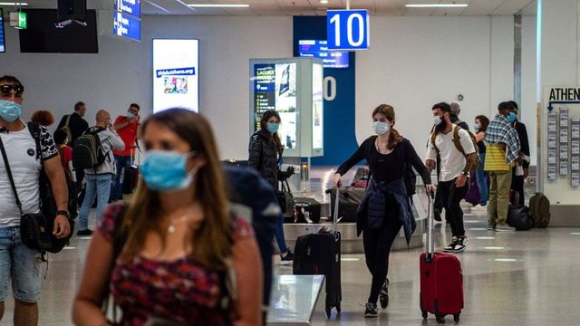 OMS avertizează aeroporturile să nu ceară călătorilor adeverințe de vaccinare împotriva Covid-19