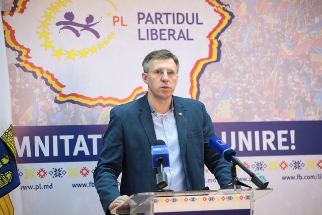 Dorin Chirtoacă își depune mandatul de consilier municipal și pleacă din politică