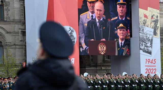 Ucraina: Putin, per la Russia, per la vittoria, urrà