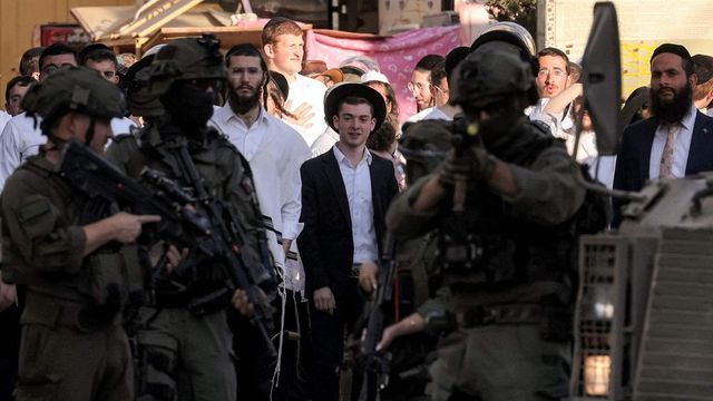 Israele Coloni contro soldati