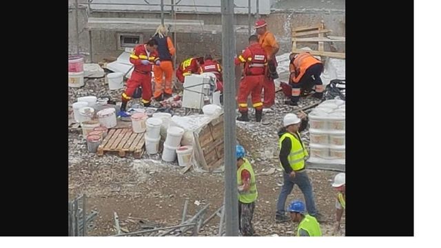 Un muncitor care lucra la un bloc, a murit după ce a căzut de la 10m, în Otopeni