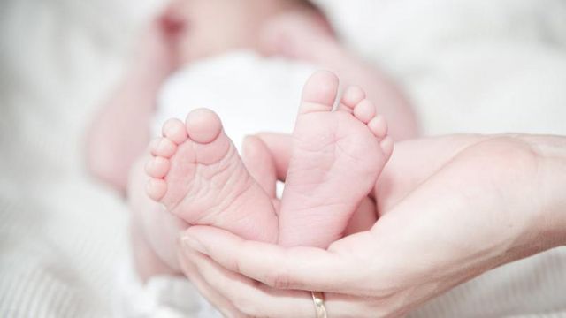 Caz șocant la maternitatea din Edineț: O femeie a născut un bebeluș cu două capuri