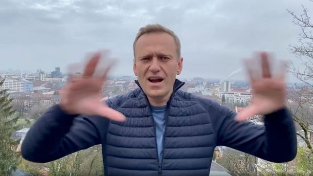 Навальный летит с "Победой"?