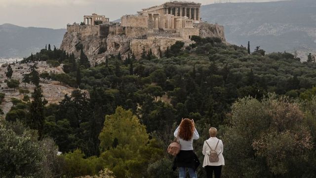 Noi reguli pentru turiștii care merg în Grecia