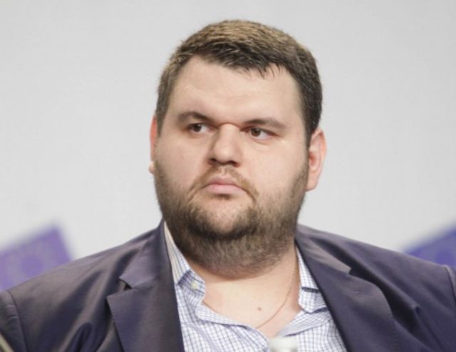 Делян Пеевски се появи на предизборна вечеря във Велинградско
