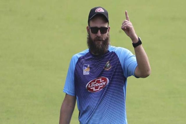 Daniel Vettori asks Bangladesh Cricket Board to donate part of his salary to low-income staffers